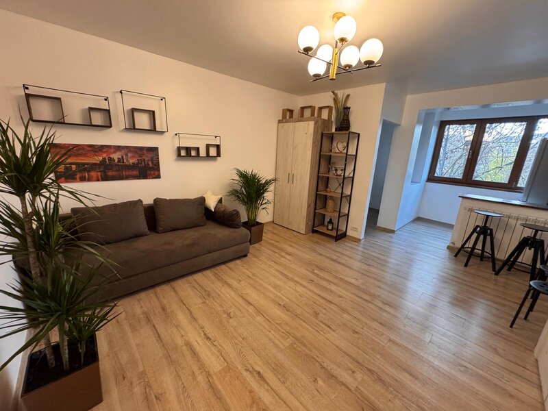 Drumul Taberei, Favorit,